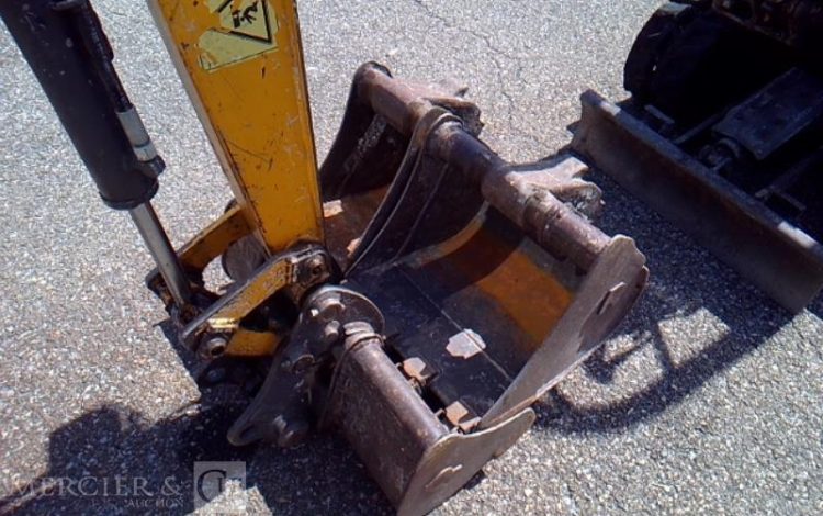 YANMAR MICRO-PELLE CANOPY SV08-1A – 3 GODETS – 1T – 2082H – AN2016  MIN010632