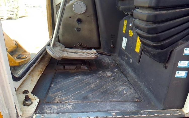 MINI-PELLE ELECTRIQUE CABINE SUR CHENILLE – 2,73 t  PEL010181