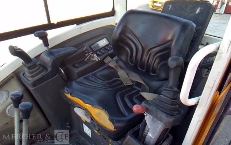 MINI-PELLE ELECTRIQUE CABINE SUR CHENILLE – 2,73 t  PEL010181