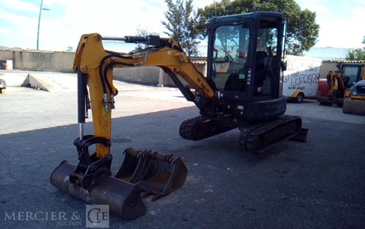 BOBCAT MINI-PELLE E26 – 3 GODETS – 2T6 – 3314H – AN2016  PEL010300