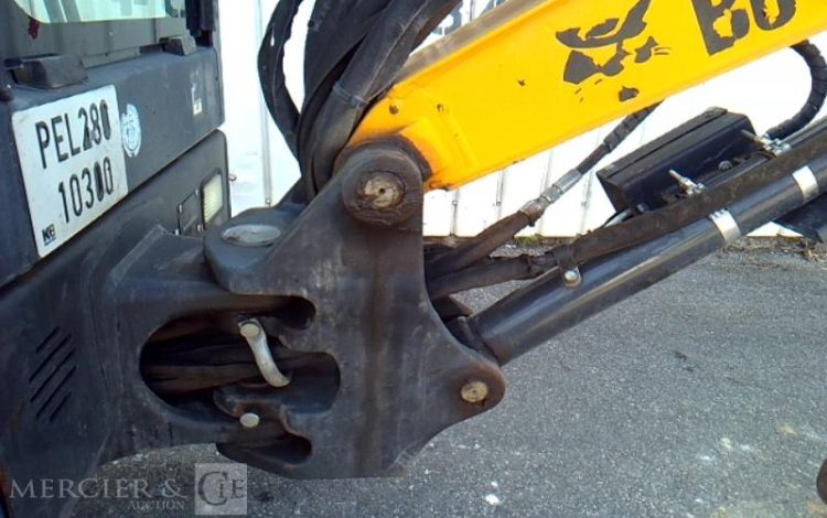 BOBCAT MINI-PELLE E26 – 3 GODETS – 2T6 – 3314H – AN2016  PEL010300