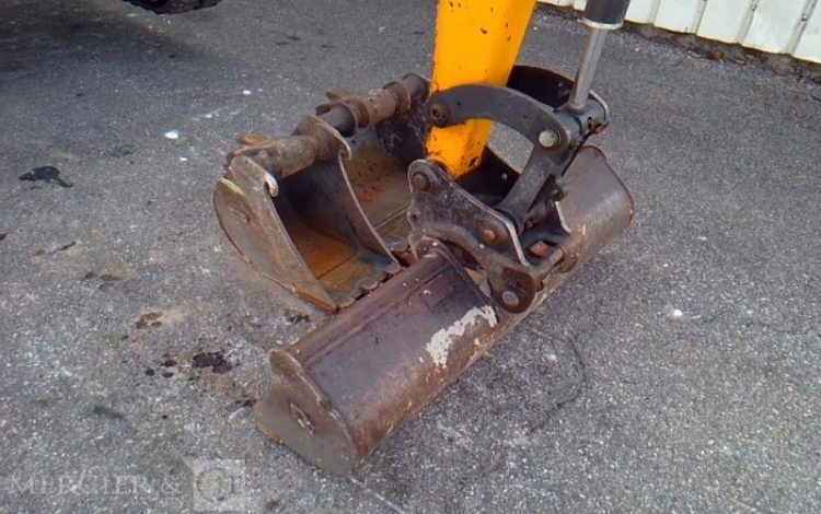 BOBCAT MINI-PELLE E26 – 3 GODETS – 2T6 – 3314H – AN2016  PEL010300