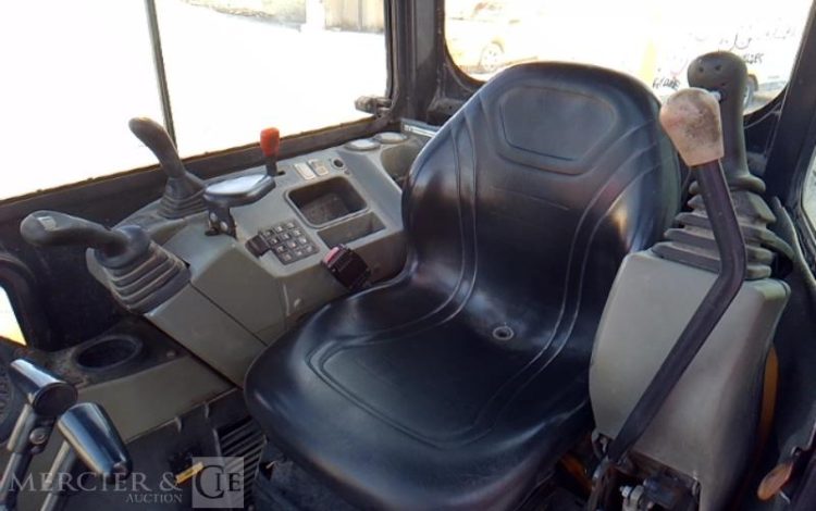 BOBCAT MINI-PELLE E26 – 3 GODETS – 2T6 – 3314H – AN2016  PEL010300
