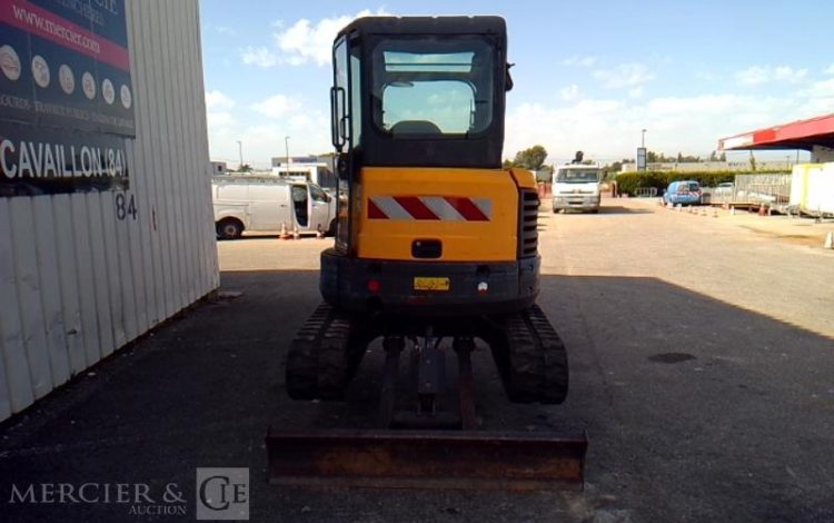 BOBCAT MINI-PELLE E26 – 3 GODETS – 2T6 – 3314H – AN2016  PEL010300