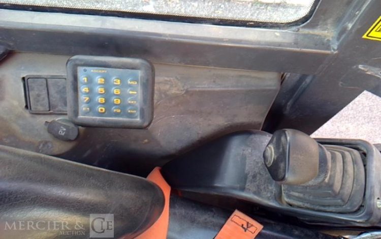 VOLVO MINIPELLE ECR25D – 3 GODETS – 2T5 – 2984H – AN2017  PEL010357