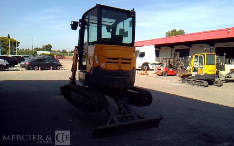 VOLVO MINIPELLE ECR25D – 3 GODETS – 2T5 – 2984H – AN2017  PEL010357