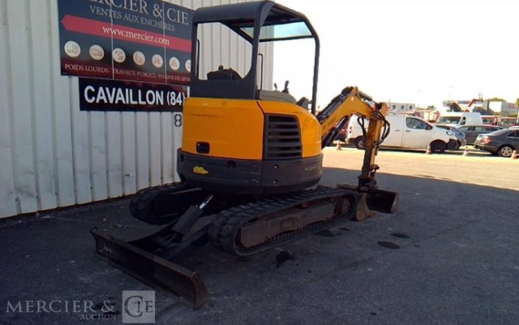 BOBCAT MINI PELLE E26***EM – 3 GODETS – 2T6 – 3428H – AN2016  PEL010417