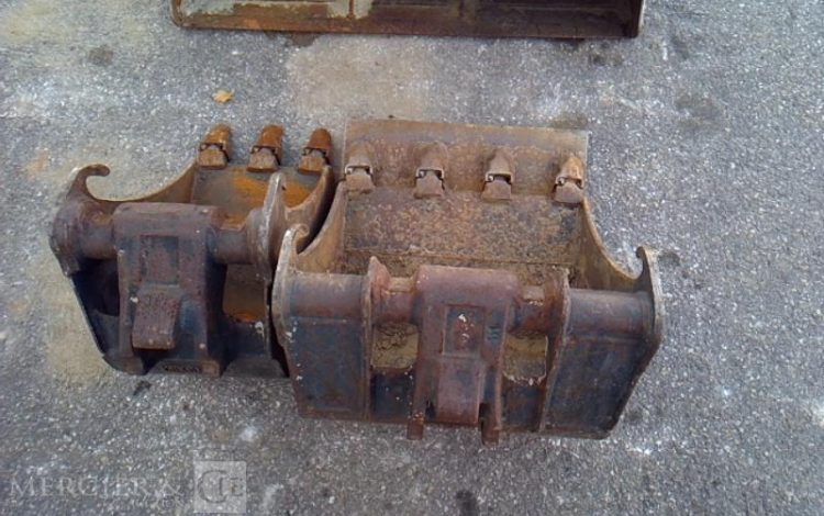 BOBCAT MINI PELLE E26***EM – 3 GODETS – 2T6 – 3428H – AN2016  PEL010417