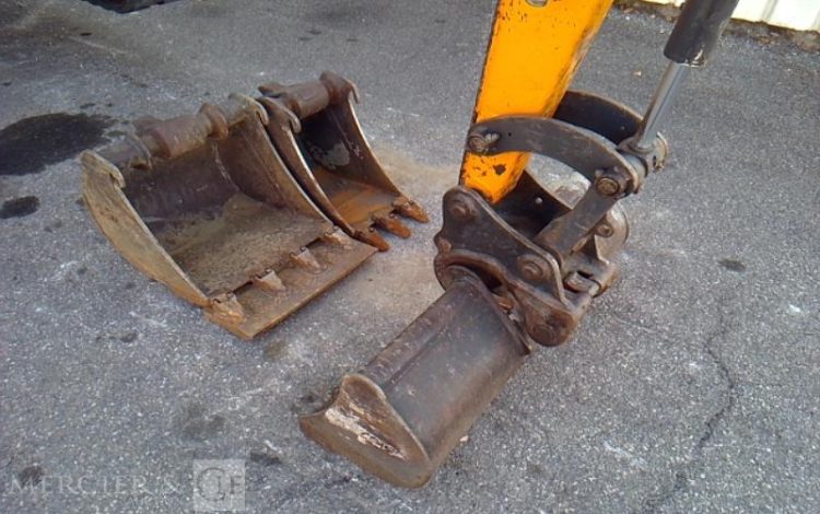 BOBCAT MINI PELLE E26***EM – 3 GODETS – 2T6 – 3428H – AN2016  PEL010417