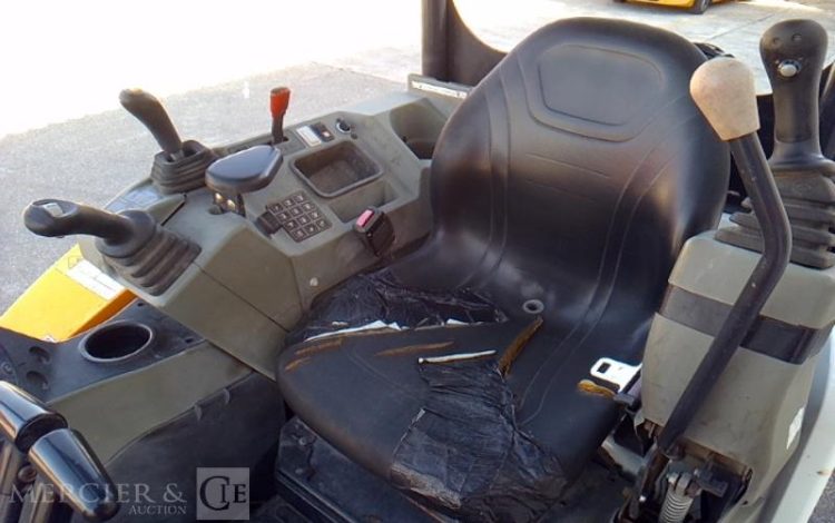 BOBCAT MINI PELLE E26***EM – 3 GODETS – 2T6 – 3428H – AN2016  PEL010417