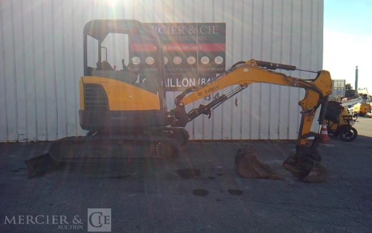 BOBCAT MINI PELLE E26***EM – 3 GODETS – 2T6 – 3428H – AN2016  PEL010417