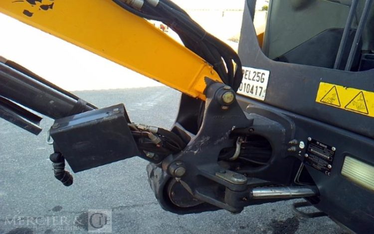 BOBCAT MINI PELLE E26***EM – 3 GODETS – 2T6 – 3428H – AN2016  PEL010417