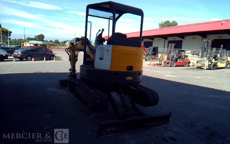 BOBCAT MINI PELLE E26***EM – 3 GODETS – 2T6 – 3428H – AN2016  PEL010417