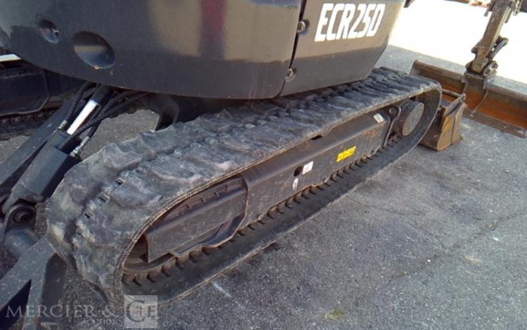 VOLVO MINIPELLE ECR25D – 3 GODETS – 2T5 – 2188H – AN2018  PEL010495