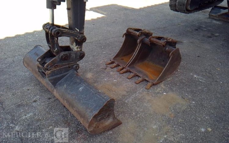VOLVO MINIPELLE ECR25D – 3 GODETS – 2T5 – 2188H – AN2018  PEL010495
