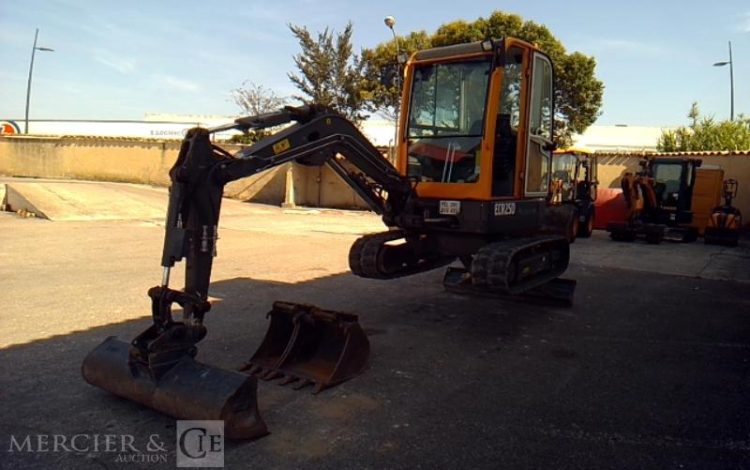 VOLVO MINIPELLE ECR25D – 3 GODETS – 2T5 – 2188H – AN2018  PEL010495
