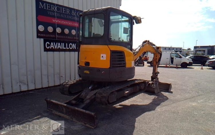 BOBCAT MINI-PELLE E26 – 3 GODETS – 2T6 – 3384H – AN2018  PEL010551
