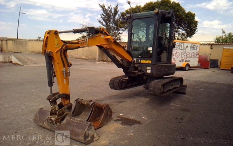BOBCAT MINI-PELLE E26 – 3 GODETS – 2T6 – 3384H – AN2018  PEL010551