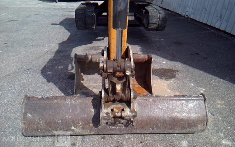 BOBCAT MINI-PELLE E26 – 3 GODETS – 2T6 – 3384H – AN2018  PEL010551