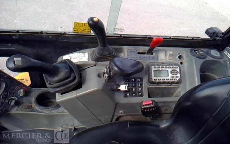 BOBCAT MINI-PELLE E26 – 3 GODETS – 2T6 – 3384H – AN2018  PEL010551