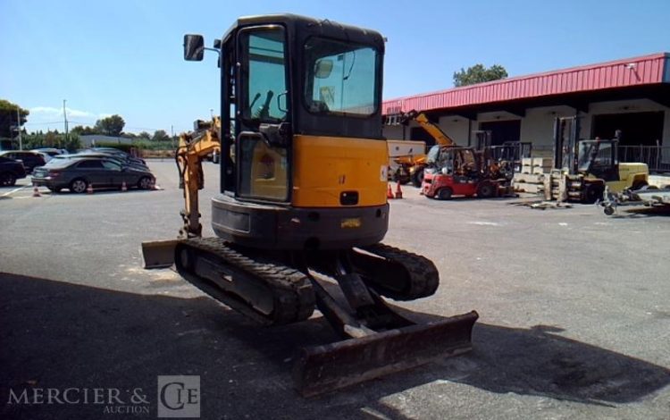 BOBCAT MINI-PELLE E26 – 3 GODETS – 2T6 – 3384H – AN2018  PEL010551