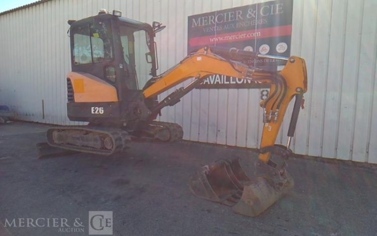 BOBCAT MINI PELLE E26 – 3 GODETS – 2T6 – 3337H – AN2018  PEL010572