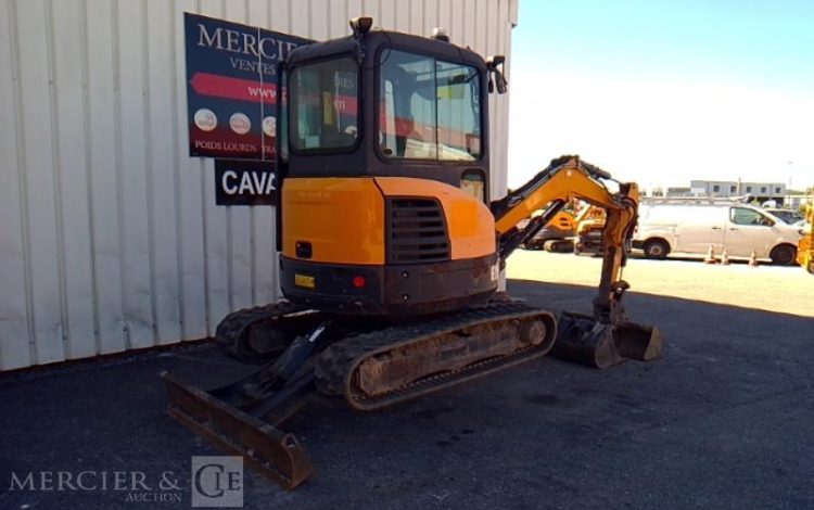 BOBCAT MINI PELLE E26 – 3 GODETS – 2T6 – 3337H – AN2018  PEL010572