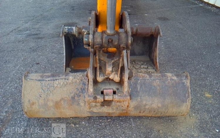 BOBCAT MINI PELLE E26 – 3 GODETS – 2T6 – 3337H – AN2018  PEL010572