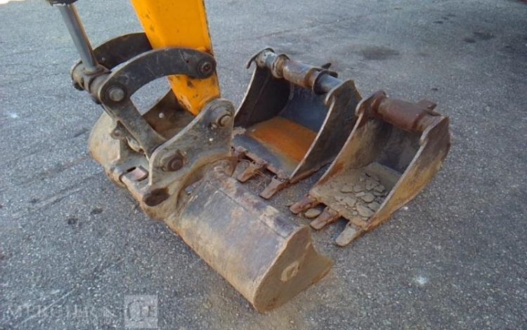BOBCAT MINI PELLE E26 – 3 GODETS – 2T6 – 3337H – AN2018  PEL010572