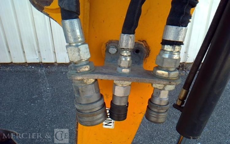 BOBCAT MINI PELLE E26 – 3 GODETS – 2T6 – 3337H – AN2018  PEL010572