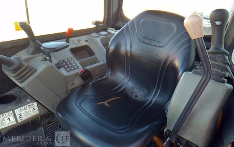 BOBCAT MINI PELLE E26 – 3 GODETS – 2T6 – 3337H – AN2018  PEL010572