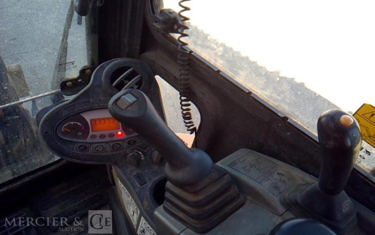 BOBCAT MINI PELLE E26 – 3 GODETS – 2T6 – 3337H – AN2018  PEL010572