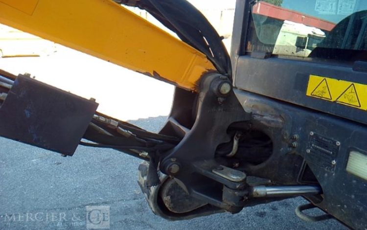 BOBCAT MINI PELLE E26 – 3 GODETS – 2T6 – 3337H – AN2018  PEL010572