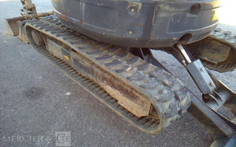 BOBCAT MINI PELLE E26 – 3 GODETS – 2T6 – 3337H – AN2018  PEL010572