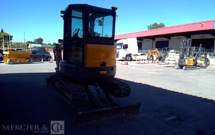BOBCAT MINI PELLE E26 – 3 GODETS – 2T6 – 3337H – AN2018  PEL010572