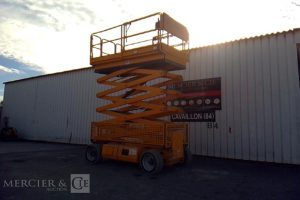 JLG NACELLE PLATEFORME CISEAUX 4069 LE – 14M – 373H – AN2016  SCI010090