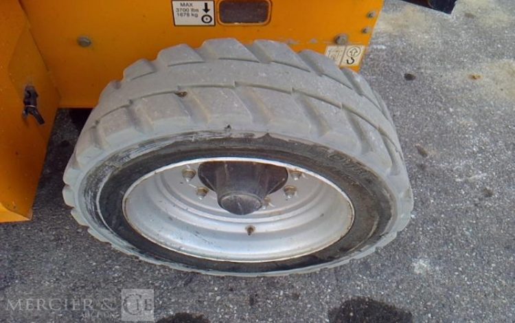 JLG NACELLE PLATEFORME CISEAUX 4069 LE – 14M – 373H – AN2016  SCI010090