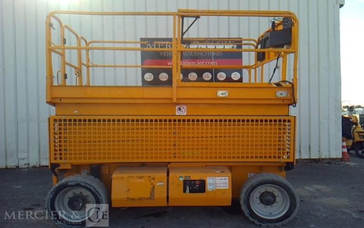 JLG NACELLE PLATEFORME CISEAUX 4069 LE – 14M – 373H – AN2016  SCI010090