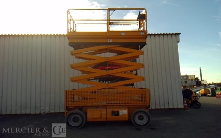 JLG NACELLE PLATEFORME CISEAUX 4069 LE – 14M – 373H – AN2016  SCI010090