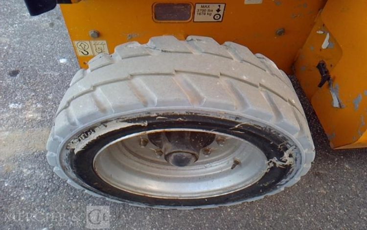 JLG NACELLE PLATEFORME CISEAUX 4069 LE – 14M – 373H – AN2016  SCI010090