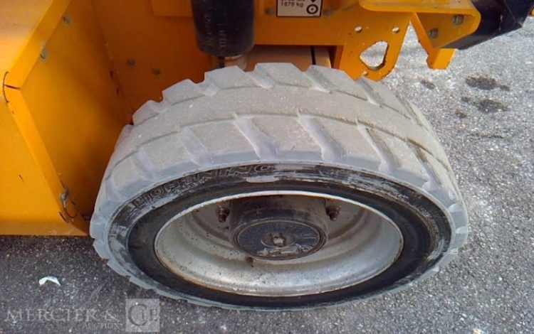 JLG NACELLE PLATEFORME CISEAUX 4069 LE – 14M – 373H – AN2016  SCI010090