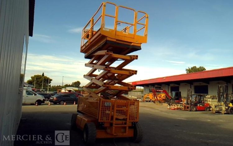 JLG NACELLE PLATEFORME CISEAUX 4069 LE – 14M – 373H – AN2016  SCI010090
