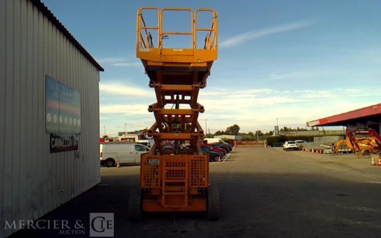 JLG NACELLE PLATEFORME CISEAUX 4069 LE – 14M – 373H – AN2016  SCI010090