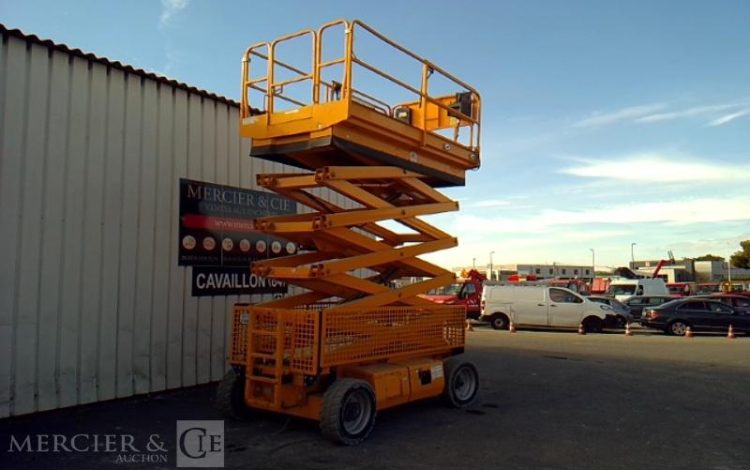 JLG NACELLE PLATEFORME CISEAUX 4069 LE – 14M – 373H – AN2016  SCI010090