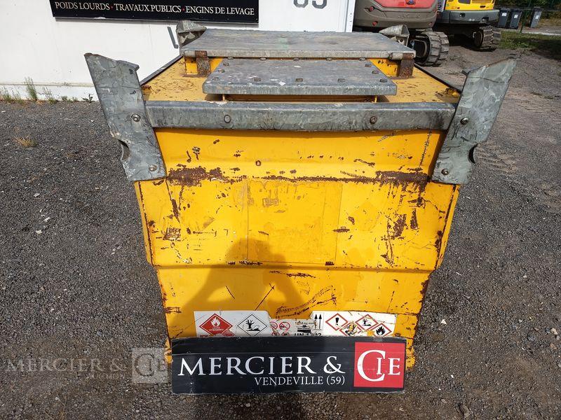 Cuve WESTERN FUEL SUR SKID AVEC PISTOLET DE DISTRIBUTION - 970 LI — occasion