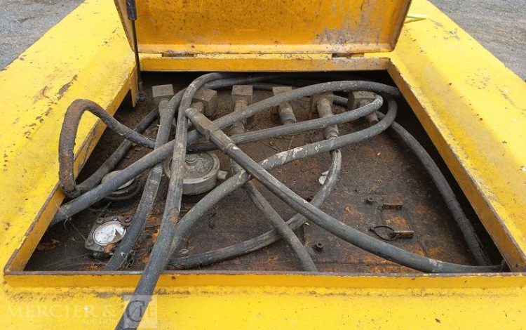 WESTERN CUVE A FIOUL SUR SKID AVEC PASSAGE DE FOURCHES – CAPACITE 2000 LITRES  TAN748207