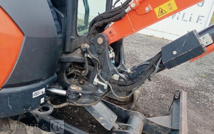 KUBOTA MINIPELLE U50-5 LUXE SUR CHENILLES DIESEL 5T – 2039 HEURES – ANNEE 2022  12190