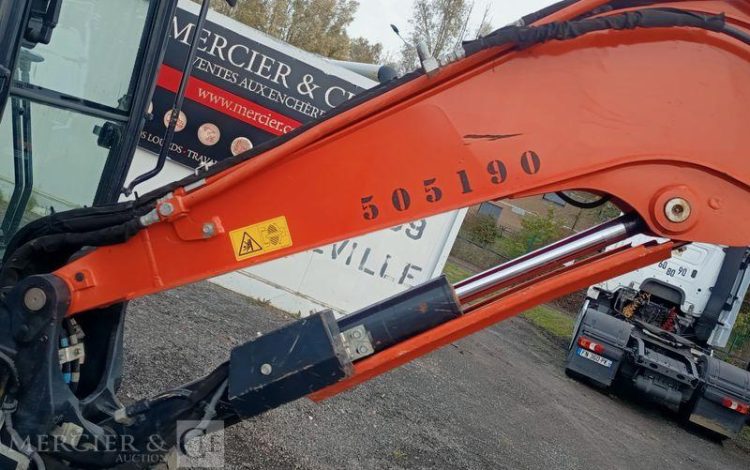 KUBOTA MINIPELLE U50-5 LUXE SUR CHENILLES DIESEL 5T – 2039 HEURES – ANNEE 2022  12190