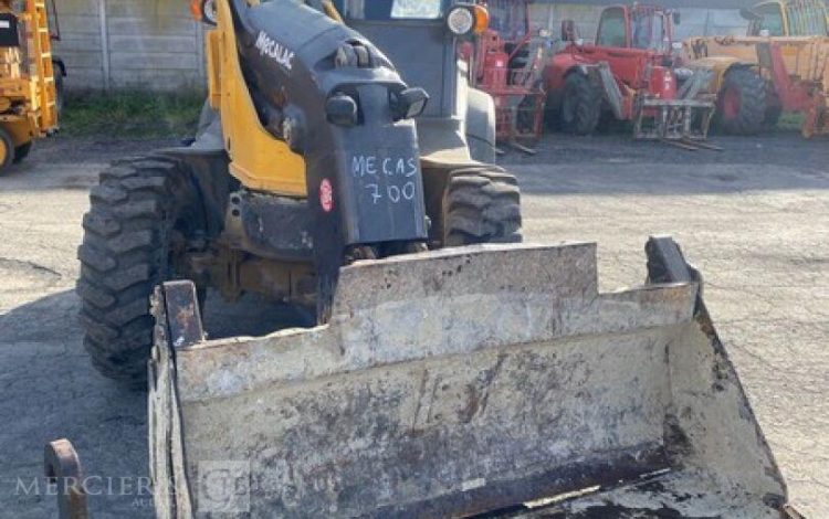 MECALAC CHARGEUSE ARTICULEE AS 700 SUR ROUES – 7,5 TONNES – 2924 HEURES – ANNEE 2020  MECAS700