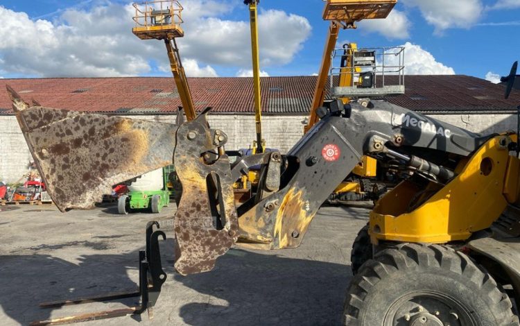 MECALAC CHARGEUSE ARTICULEE AS 700 SUR ROUES – 7,5 TONNES – 2924 HEURES – ANNEE 2020  MECAS700